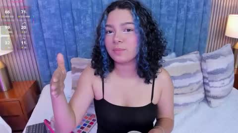 Daisy Flower online show from 03-26-26, 01:55