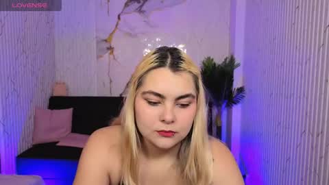 pretty_tay online show from 04-15-26, 11:50