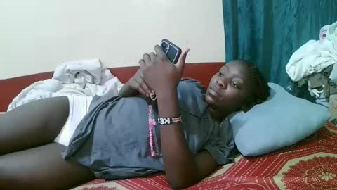 pretty_tiffany1 online show from 12-18-25, 05:30