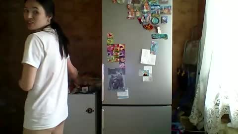 Snapshot of prettybella_7 chatting on 06-08-26, 10:48 Bella online show from 06-08-26, 10:48