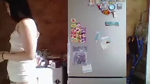Snapshot of prettybella_7 chatting on 06-15-26, 03:31 Bella online show from 06-15-26, 03:31