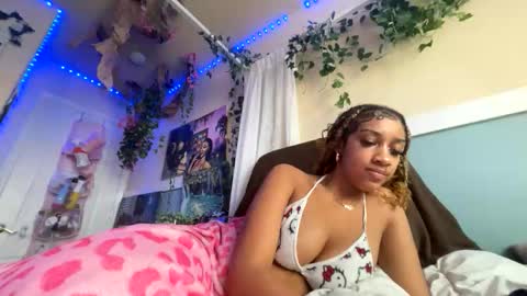 prettyblackgal online show from 11-24-25, 10:53