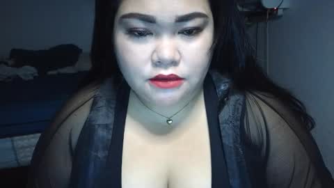 Snapshot of prettycarla_ chatting on 11-24-25, 12:32 prettycarla online show from 11-24-25, 12:32
