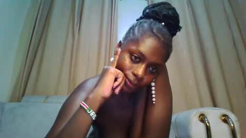 Snapshot of prettydulce chatting on 11-24-25, 03:34 prettydulce online show from 11-24-25, 03:34