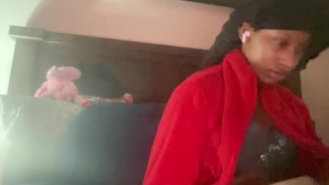 prettyfacefemale online show from 04-22-26, 06:49