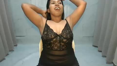 prettygirl_ynna online show from 11-19-25, 11:54