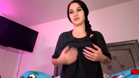 Snapshot of prettygirll23 chatting on 05-17-26, 11:56 prettygirllltorii online show from 05-17-26, 11:56