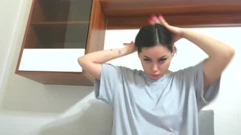 prettyjulliette online show from 03-17-26, 01:47