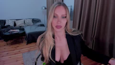 Eva online show from 04-01-26, 12:44