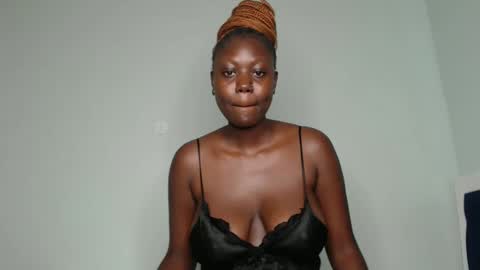 Lizzy online show from 01-29-25, 08:08