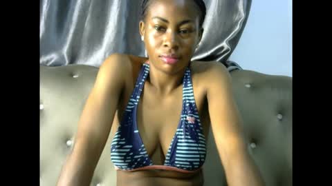 Snapshot of prettylove5 chatting on 09-20-25, 05:30 evelyn online show from 09-20-25, 05:30