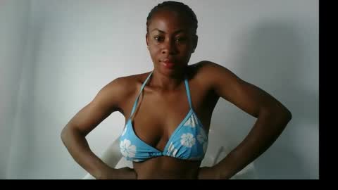 Snapshot of prettylove5 chatting on 10-14-25, 08:48 evelyn online show from 10-14-25, 08:48