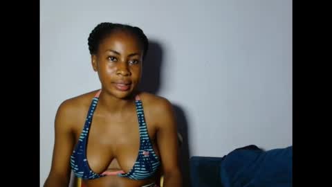 Snapshot of prettylove5 chatting on 12-01-25, 06:57 evelyn online show from 12-01-25, 06:57