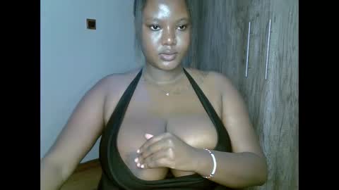 Snapshot of prettypearl_ chatting on 12-08-24, 12:07 pearl online show from 12-08-24, 12:07