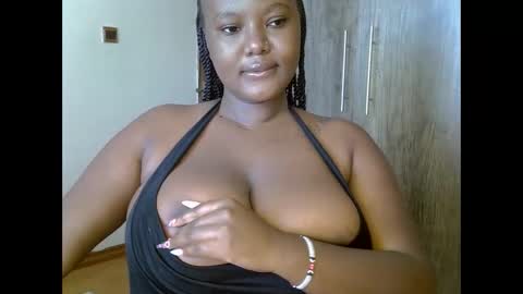 Snapshot of prettypearl_ chatting on 12-26-24, 07:24 pearl online show from 12-26-24, 07:24