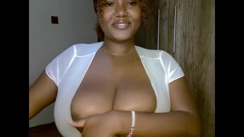 Snapshot of prettypearl_ chatting on 01-15-25, 09:51 pearl online show from 01-15-25, 09:51