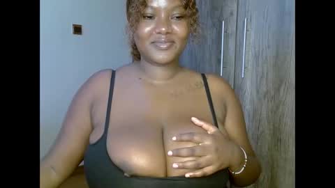 Snapshot of prettypearl_ chatting on 01-20-25, 11:35 pearl online show from 01-20-25, 11:35