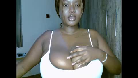 Snapshot of prettypearl_ chatting on 02-06-25, 08:45 pearl online show from 02-06-25, 08:45