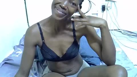 Pretty Queen online show from 11-15-25, 02:42