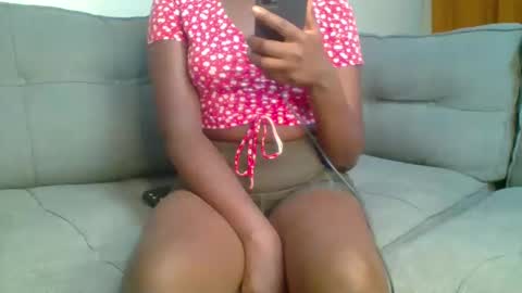 Snapshot of prettyqueen254 chatting on 01-26-25, 09:40 pretty queen online show from 01-26-25, 09:40