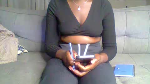 Snapshot of prettyqueen254 chatting on 02-23-25, 01:13 pretty queen online show from 02-23-25, 01:13