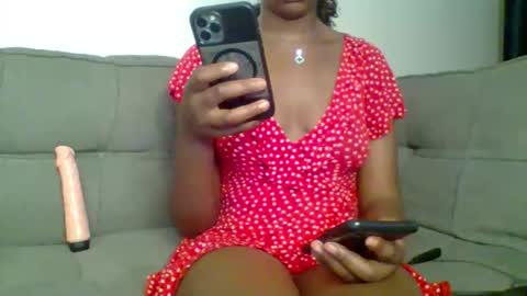 Snapshot of prettyqueen254 chatting on 10-28-25, 08:11 pretty queen online show from 10-28-25, 08:11