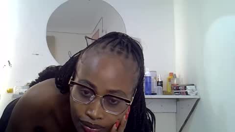 Snapshot of prettysmallsquiter chatting on 05-25-26, 07:14 apple online show from 05-25-26, 07:14