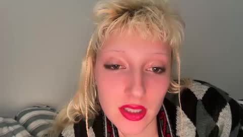 Snapshot of prettyunicorn555 chatting on 01-28-25, 01:49 Dahlia online show from 01-28-25, 01:49