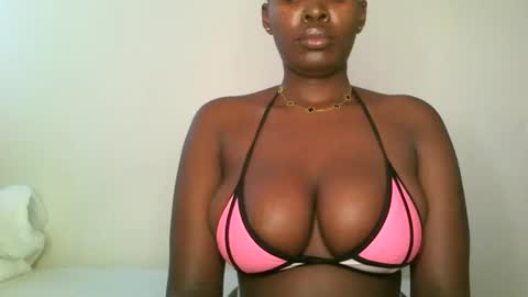 Snapshot of prettyvishy chatting on 02-15-25, 07:38 prettyvishy online show from 02-15-25, 07:38