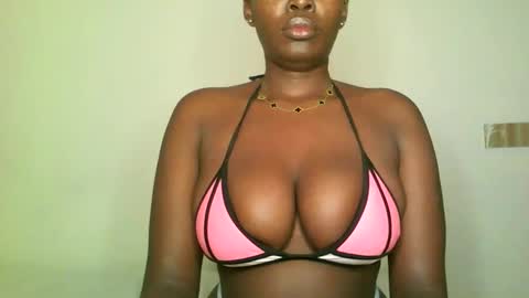 Snapshot of prettyvishy chatting on 02-17-25, 03:36 prettyvishy online show from 02-17-25, 03:36