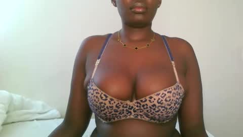 Snapshot of prettyvishy chatting on 02-18-25, 11:33 prettyvishy online show from 02-18-25, 11:33