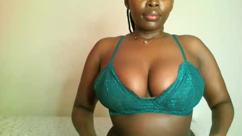 Snapshot of prettyvishy chatting on 10-26-25, 11:16 prettyvishy online show from 10-26-25, 11:16