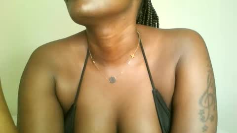 Snapshot of prettyvishy chatting on 05-18-26, 04:07 prettyvishy online show from 05-18-26, 04:07