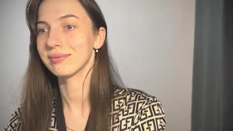 prettyyy_angel online show from 09-30-25, 05:29