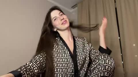 prettyyy_angel online show from 04-28-26, 07:08