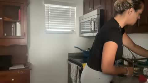 Snapshot of prettyyykittyyy22 chatting on 09-23-25, 03:26 prettyyykittyyy22 online show from 09-23-25, 03:26