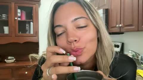 Snapshot of prettyyykittyyy22 chatting on 11-01-25, 04:31 prettyyykittyyy22 online show from 11-01-25, 04:31