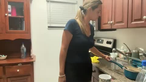 Snapshot of prettyyykittyyy22 chatting on 11-02-25, 09:39 prettyyykittyyy22 online show from 11-02-25, 09:39