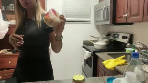 Snapshot of prettyyykittyyy22 chatting on 11-19-25, 12:43 prettyyykittyyy22 online show from 11-19-25, 12:43