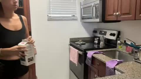prettyyykittyyy22 online show from 04-26-26, 03:42