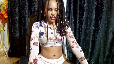 Snapshot of priceless_sexy chatting on 12-30-24, 06:05 priceless_sexy online show from 12-30-24, 06:05