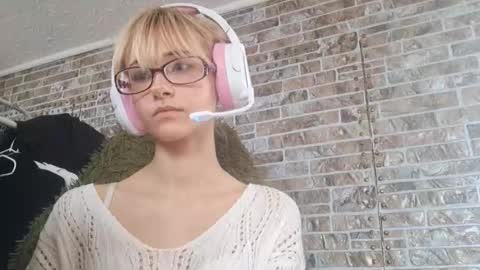 Stella online show from 03-25-26, 09:48