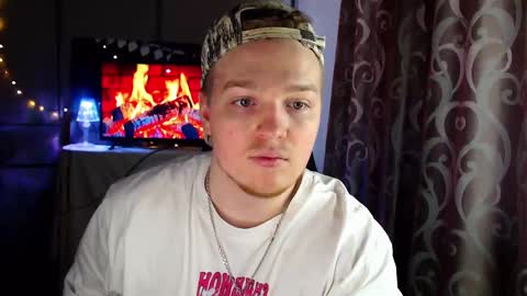 Snapshot of princ4real chatting on 02-21-25, 11:33 prince online show from 02-21-25, 11:33