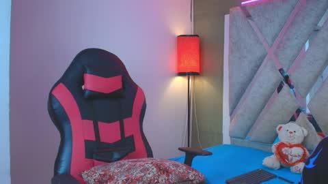 prince_arthur77 online show from 04-19-26, 01:21