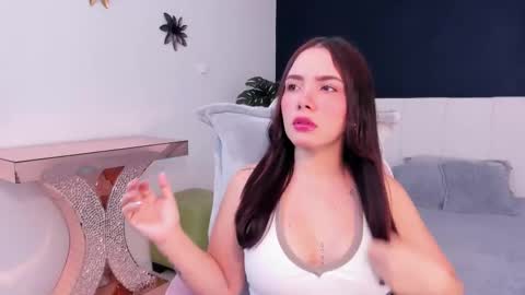 Mia online show from 02-20-26, 12:16