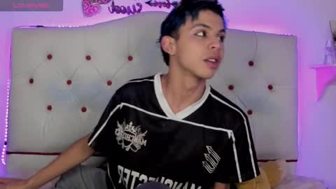 Snapshot of princeapolo_anki chatting on 09-25-25, 09:40 Prince online show from 09-25-25, 09:40