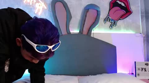 Snapshot of princeapolo_anki chatting on 11-25-25, 08:42 Prince online show from 11-25-25, 08:42