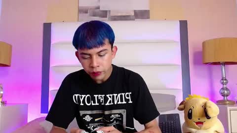 Snapshot of princeapolo_anki chatting on 11-27-25, 08:11 Prince online show from 11-27-25, 08:11