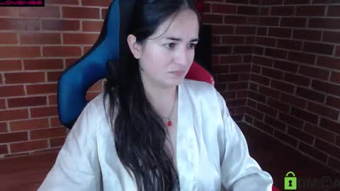 Leia online show from 11-19-25, 01:00