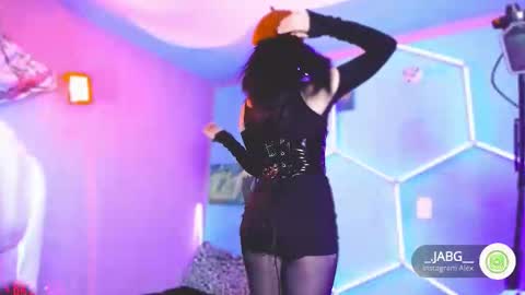 Beth   online show from 10-17-25, 01:09